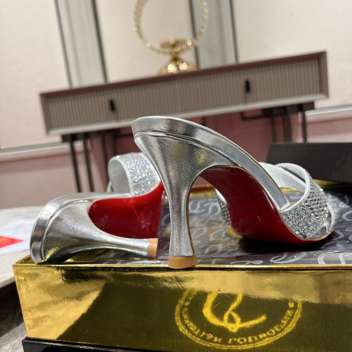 Mila's Edit - High-Quality Designer Products for You - AFFORDABLE LUXURY HEELS - 8079