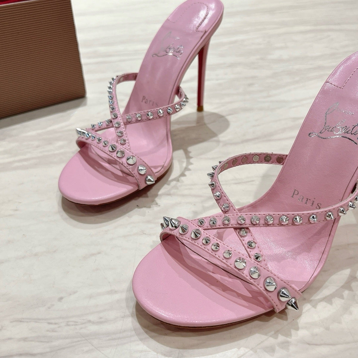 Mila's Edit - High-Quality Designer Products for You - AFFORDABLE LUXURY HEELS - 8287