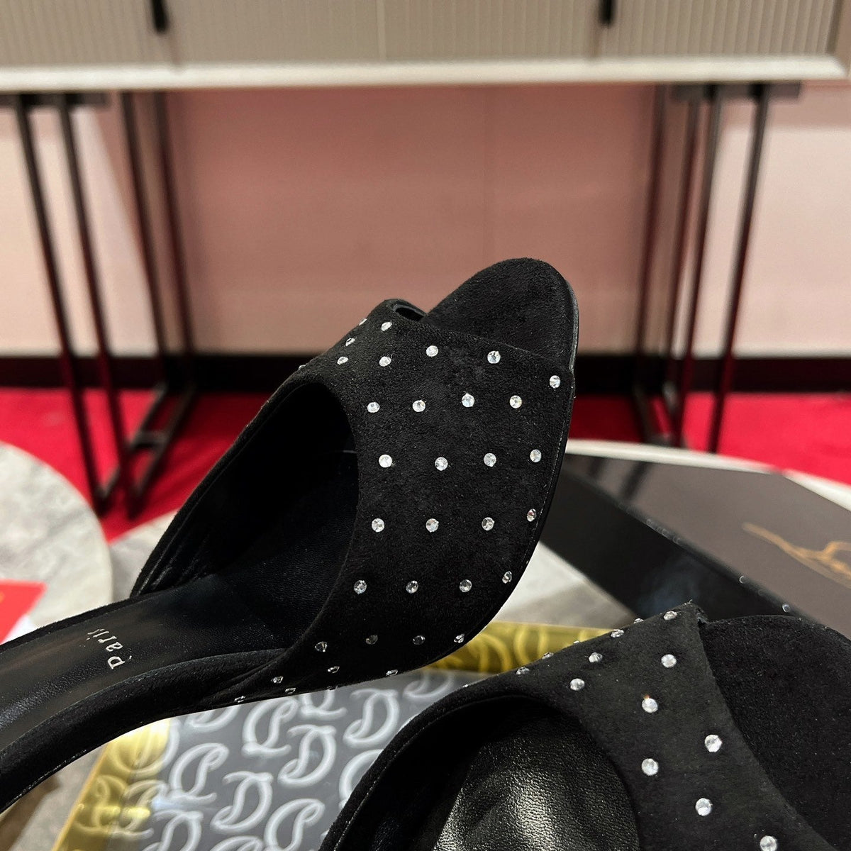 Mila's Edit - High-Quality Designer Products for You - AFFORDABLE LUXURY HEELS - 8171