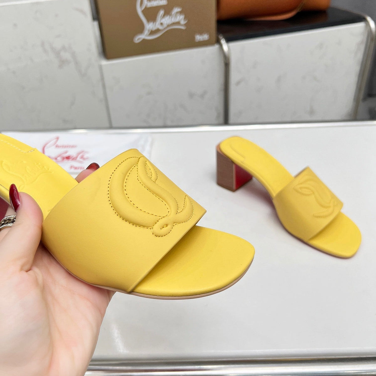 Mila's Edit - High-Quality Designer Products for You - AFFORDABLE LUXURY HEELS - 8055