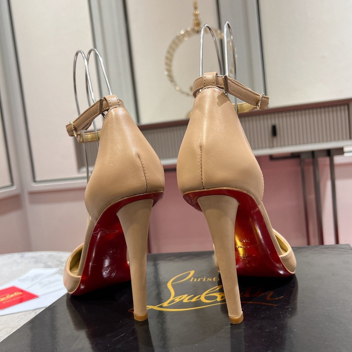 Mila's Edit - Best High-End Brands in One Place - AFFORDABLE LUXURY HEELS - 8085