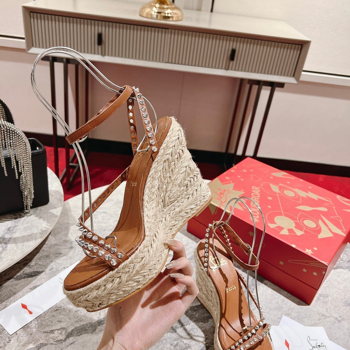 Mila's Edit - High-Quality Designer Products for You - AFFORDABLE LUXURY HEELS - 8315