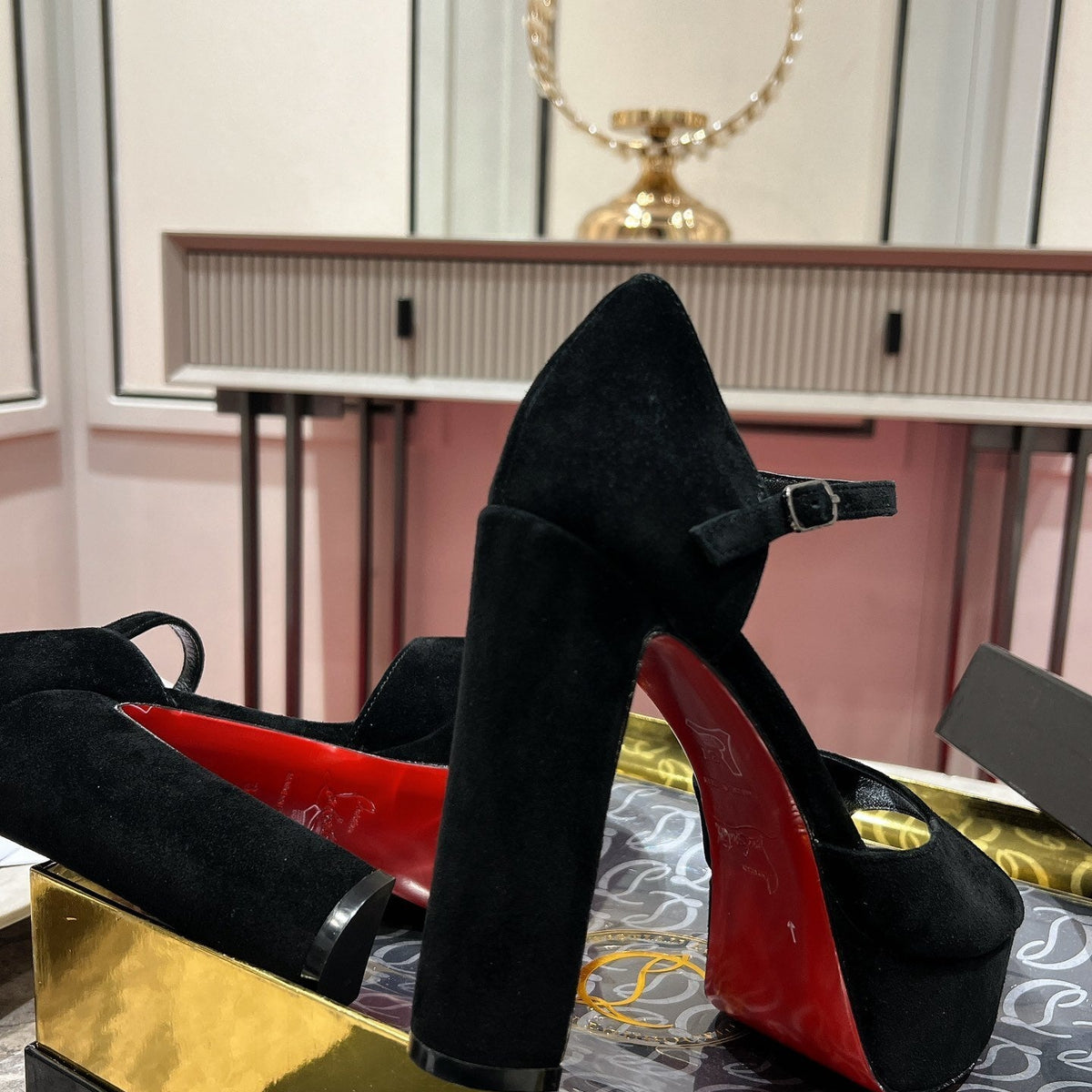 Mila's Edit - High-Quality Designer Products for You - AFFORDABLE LUXURY HEELS - 8239
