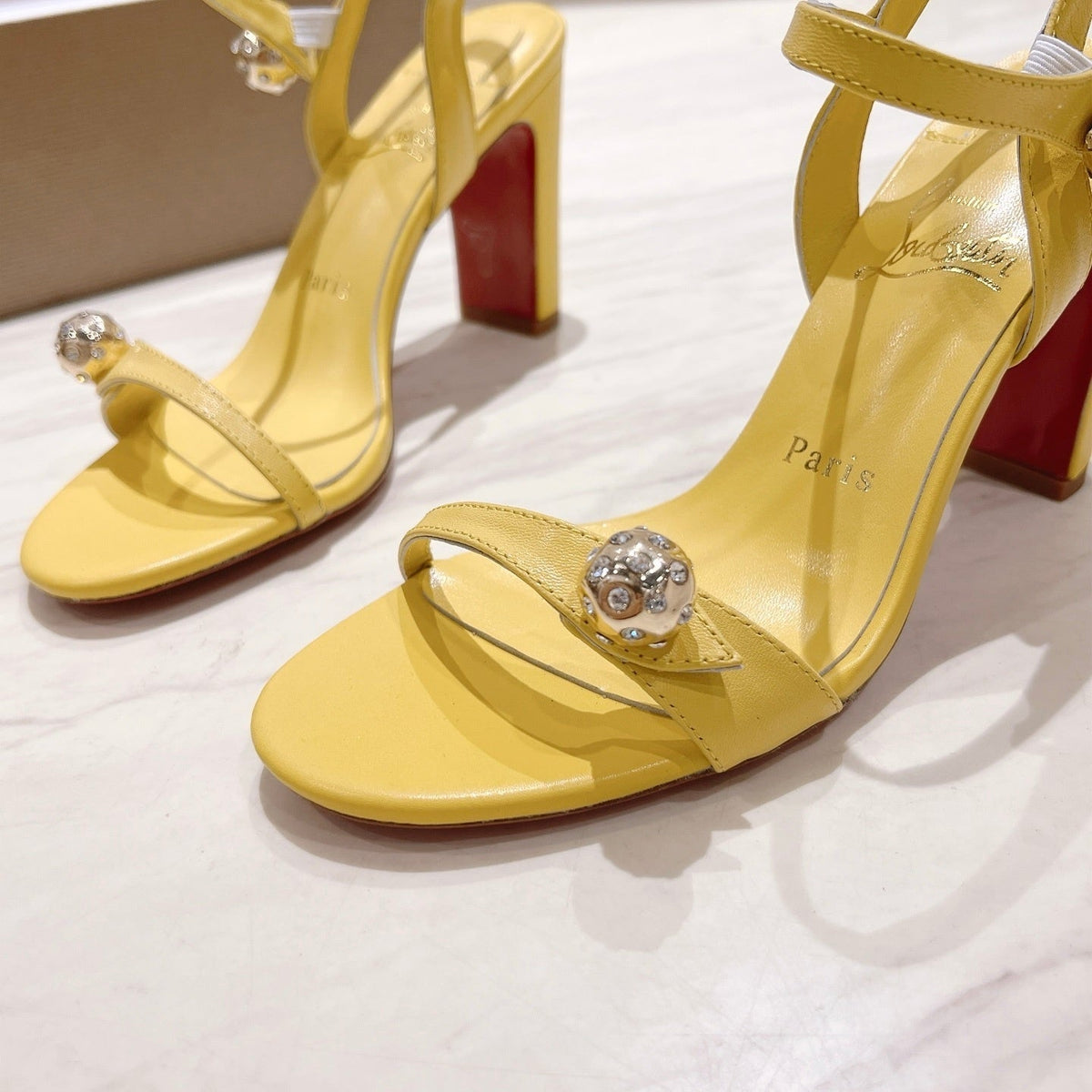 Mila's Edit - High-Quality Designer Products for You - AFFORDABLE LUXURY HEELS - 8207
