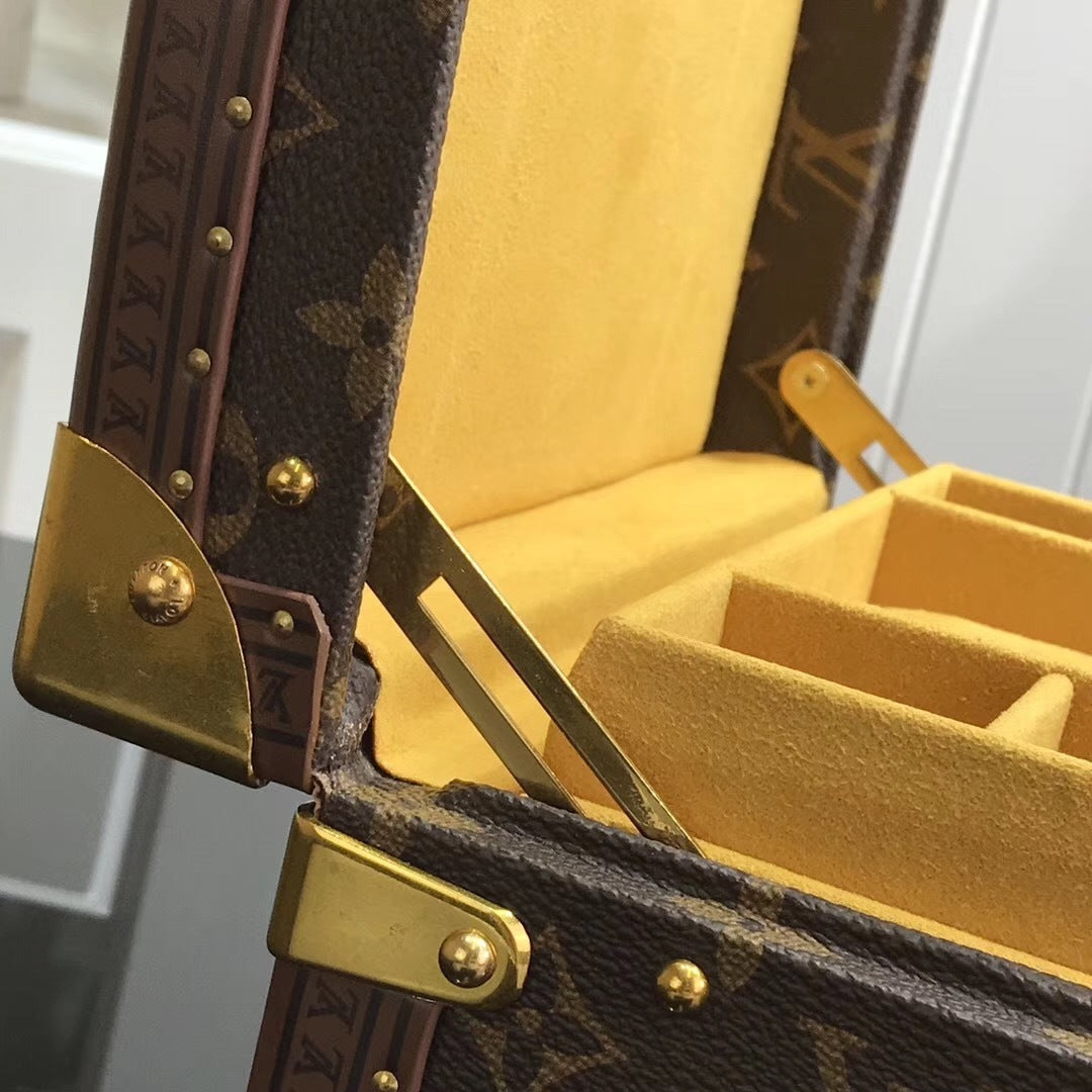 Mila's Edit - Best High-End Brands in One Place - AFFORDABLE LUXURY BAGS - 4021