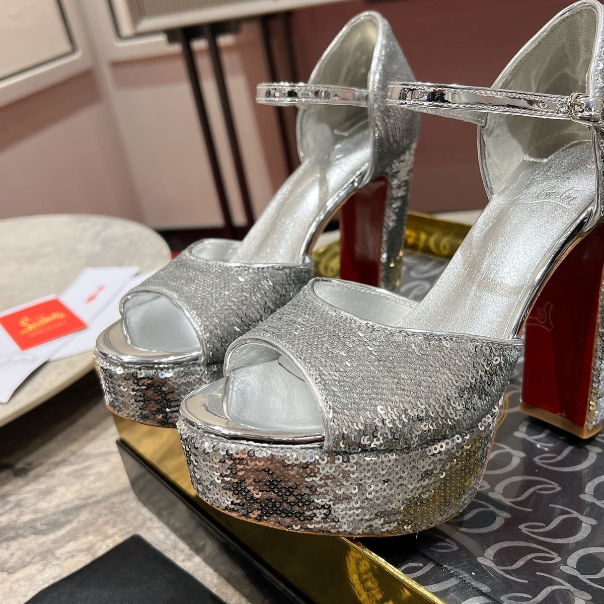 Mila's Edit - High-Quality Designer Products for You - AFFORDABLE LUXURY HEELS - 8235