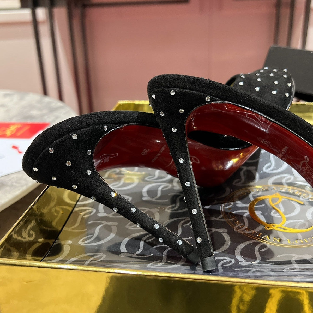 Mila's Edit - High-Quality Designer Products for You - AFFORDABLE LUXURY HEELS - 8171