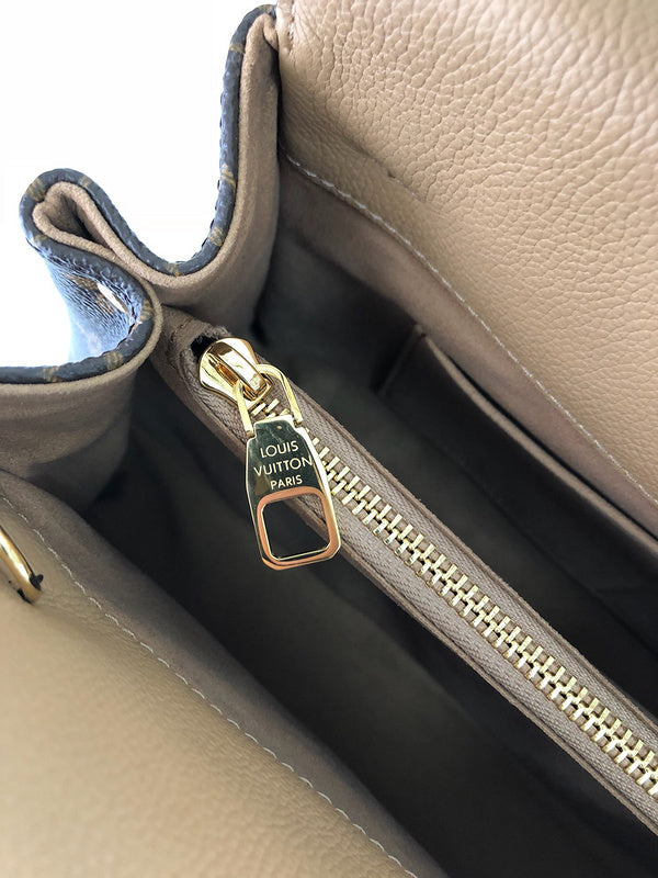 LOV2 Bags - Luxurious Bags  911