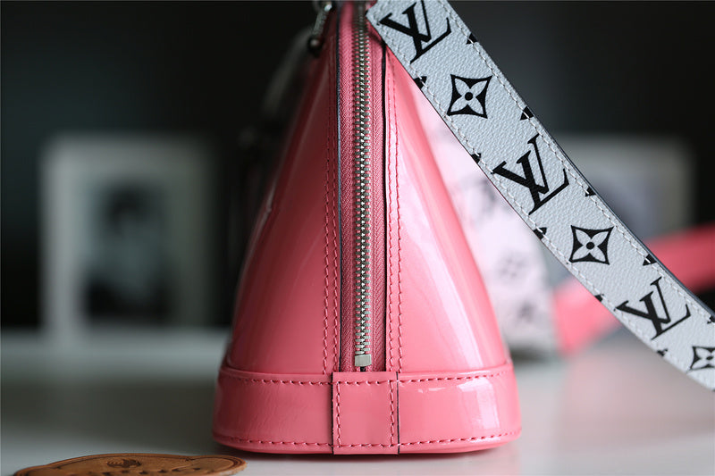 I W Fashion Lu-Vi bags - 8277