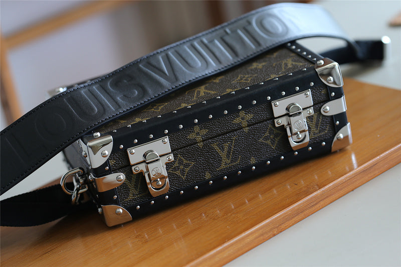 I W Fashion Lu-Vi bags - 10188