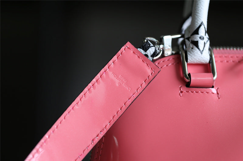 I W Fashion Lu-Vi bags - 8277