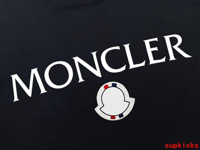Moncler Luxury Cloth