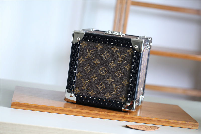 I W Fashion Lu-Vi bags - 9535