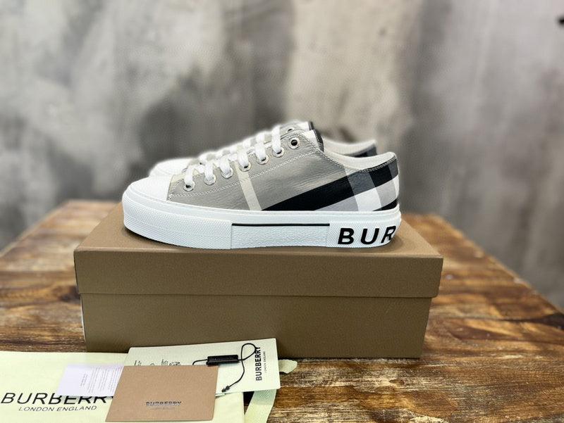 Burberry Luxury Shoes