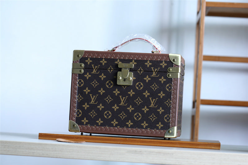 I W Fashion Lu-Vi bags - 9515