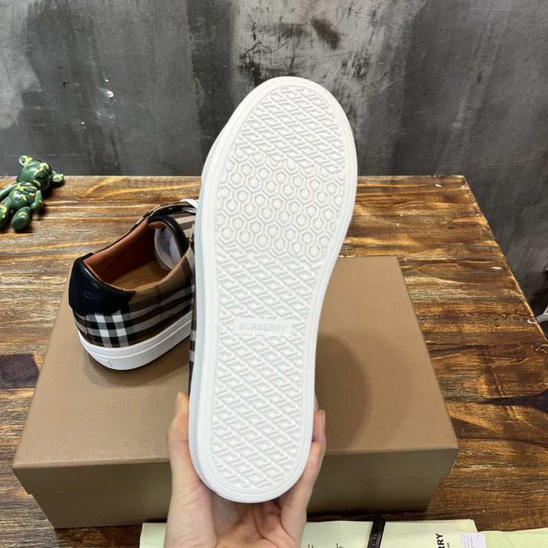 Burberry Luxury Shoes