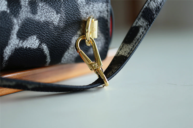 I W Fashion Lu-Vi bags - 8506