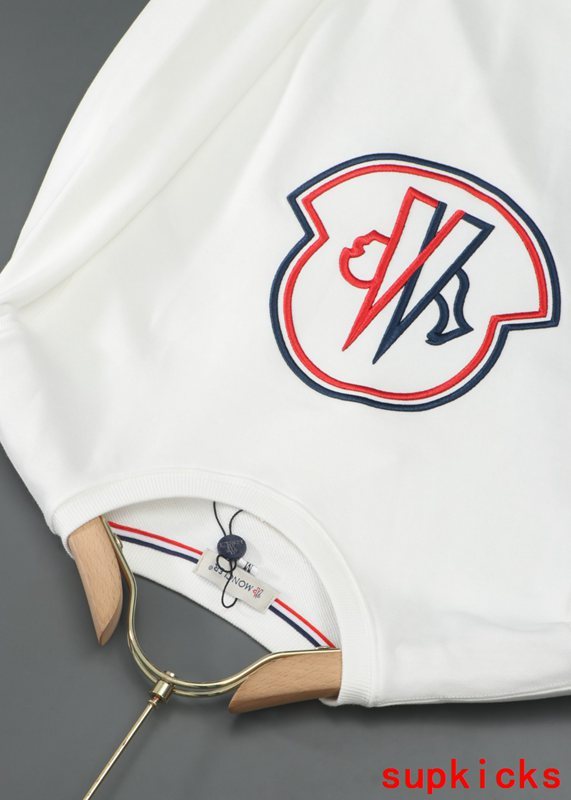 Moncler Luxury Cloth