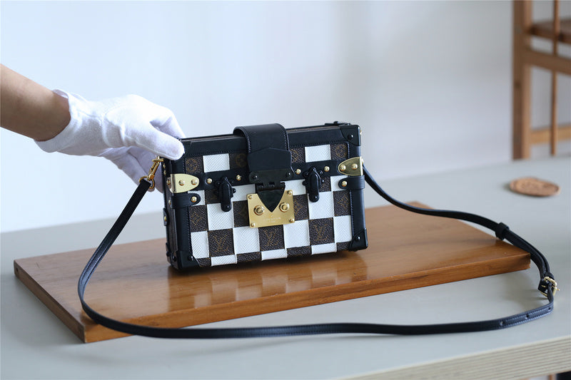 I W Fashion Lu-Vi bags - 8221