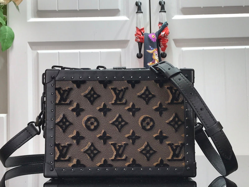 I W Fashion Lu-Vi bags - 17643