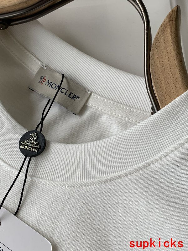Moncler Luxury Cloth