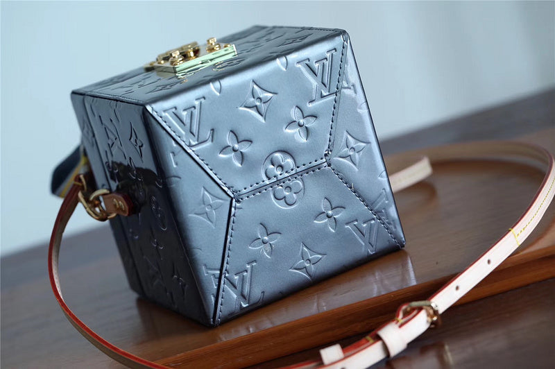 I W Fashion Lu-Vi bags - 9345