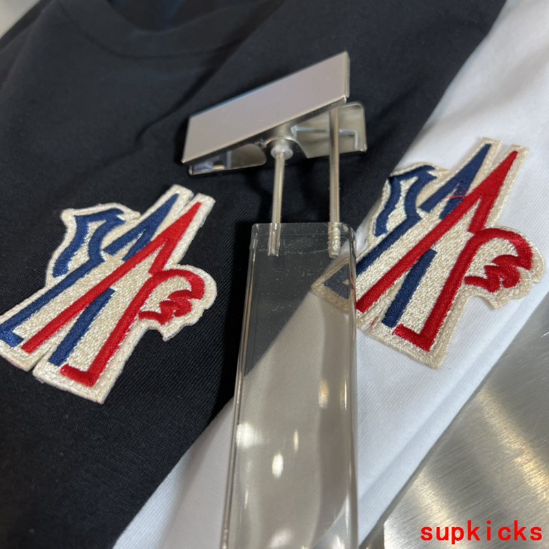 Moncler Luxury Cloth