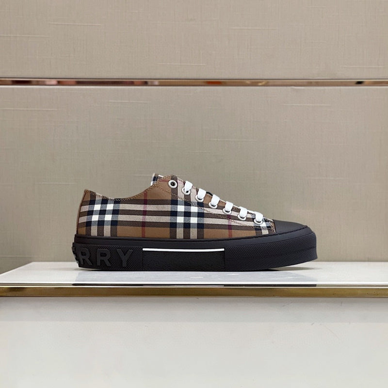 Burberry Luxury Shoes