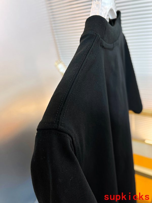 Moncler Luxury Cloth