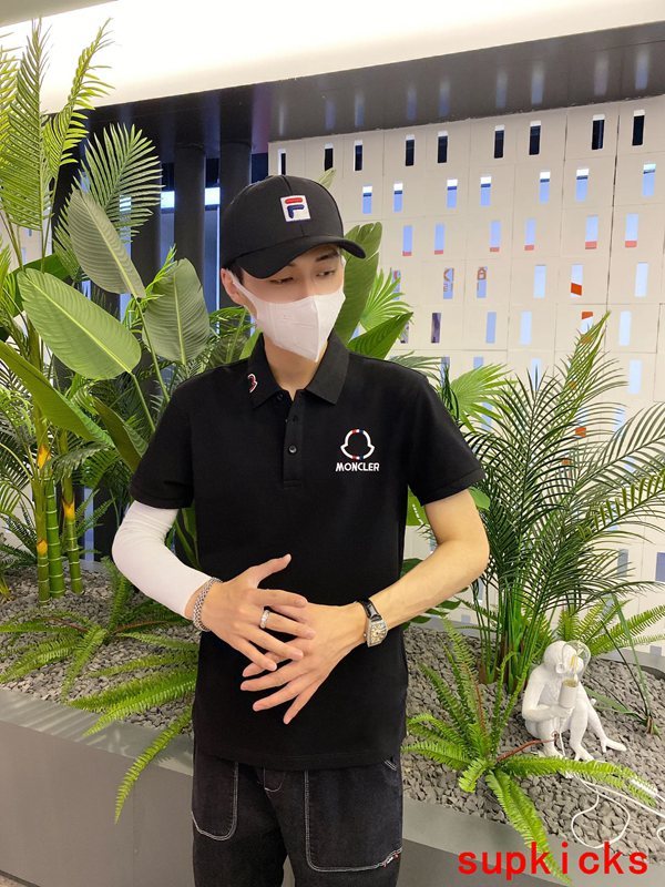 Moncler Luxury Cloth