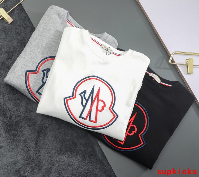 Moncler Luxury Cloth