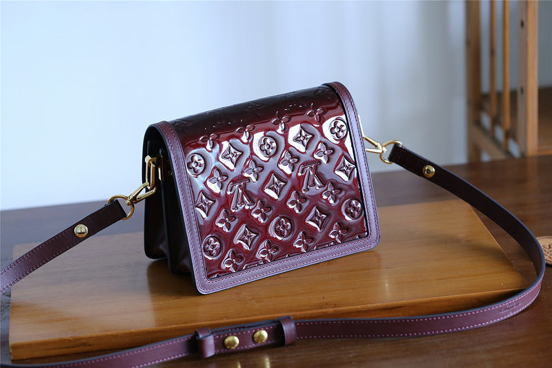 I W Fashion Lu-Vi bags - 8125