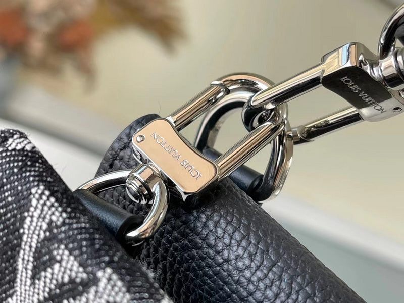 I W Fashion Lu-Vi bags - 17207