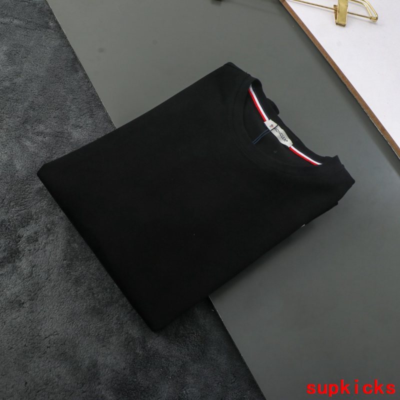 Moncler Luxury Cloth