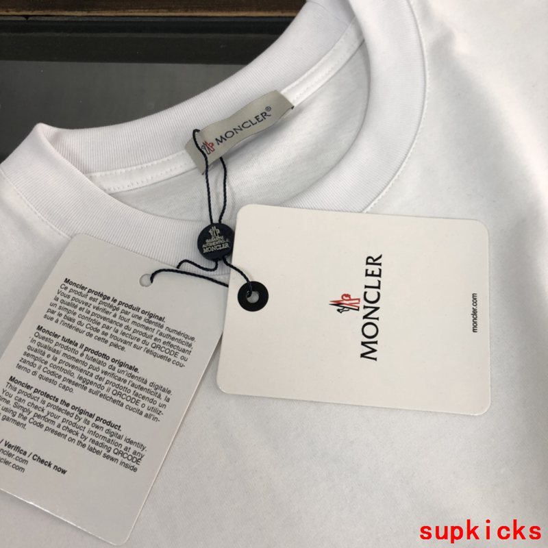 Moncler Luxury Cloth