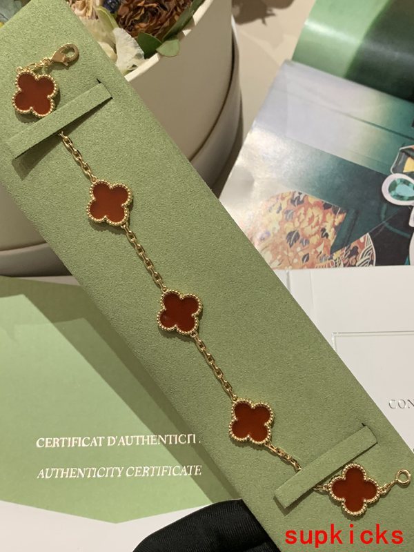 Van Cleef & Arples Jewelry