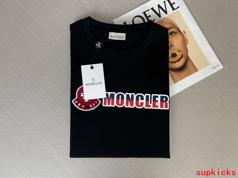 Moncler Luxury Cloth
