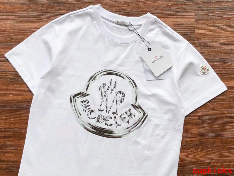 Moncler Luxury Cloth