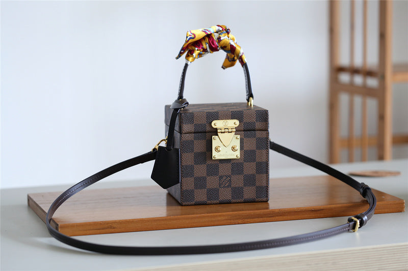 I W Fashion Lu-Vi bags - 9344