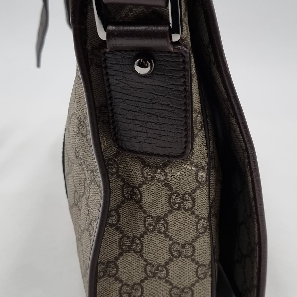GG Supreme Web Messenger Bag Beige