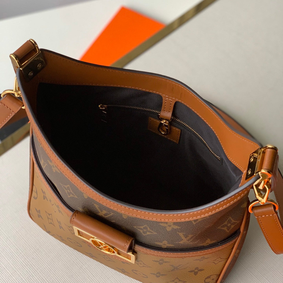 Elite Carryalls