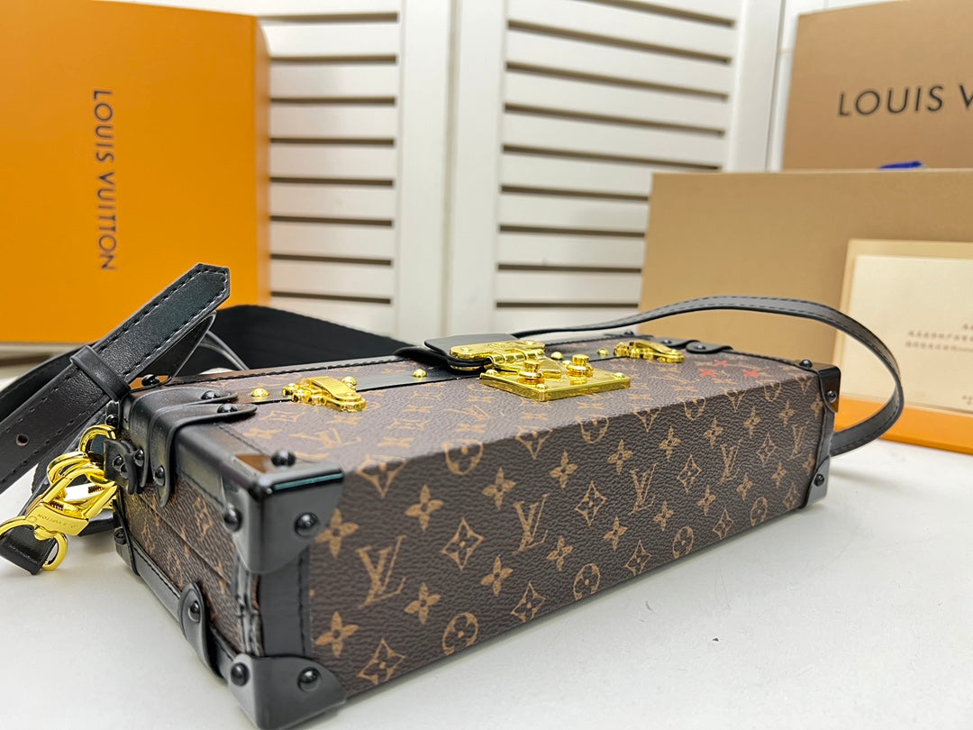 Elite Carryalls