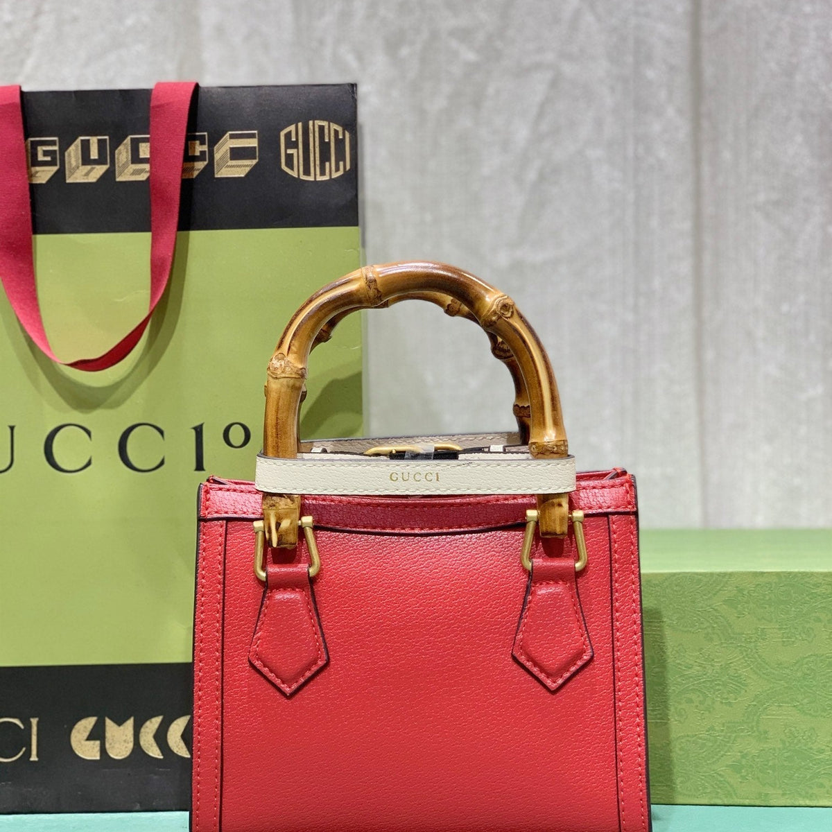 Elite Carryalls