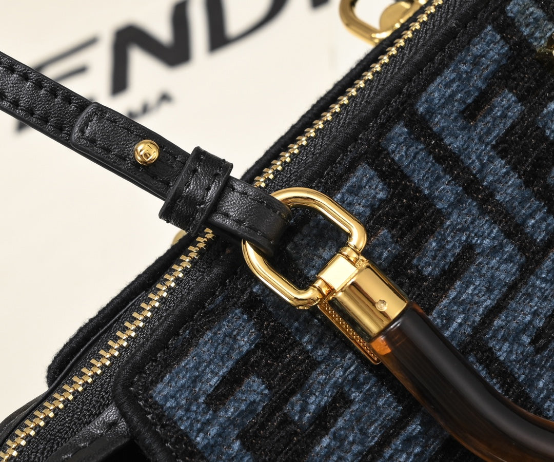Elite Carryalls