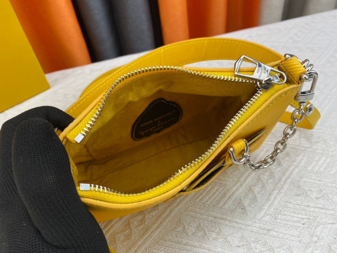 Elite Carryalls