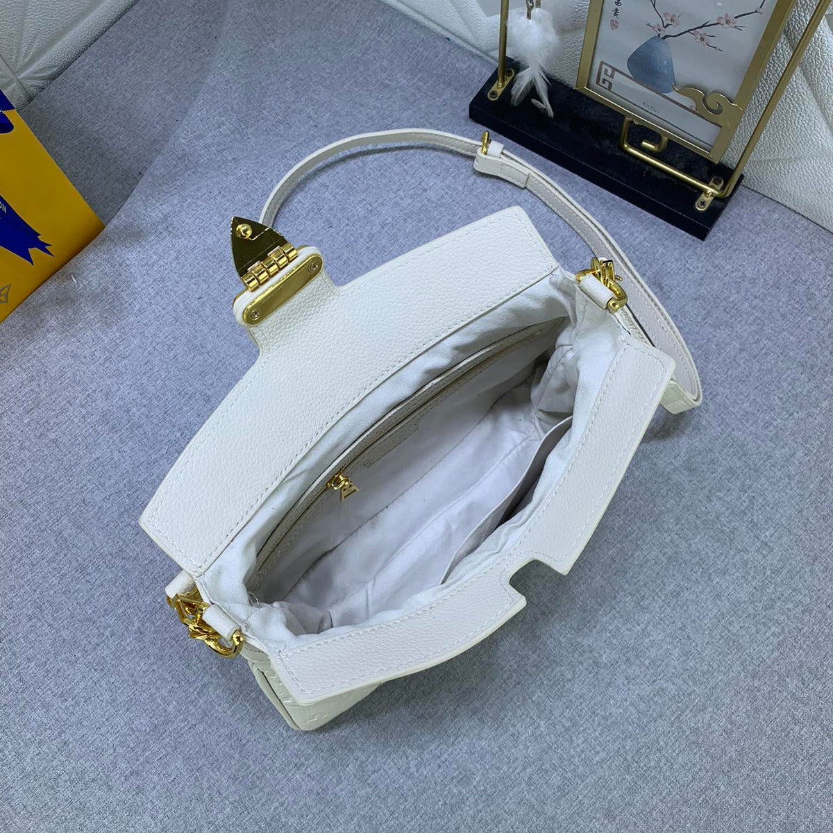 Elite Carryalls