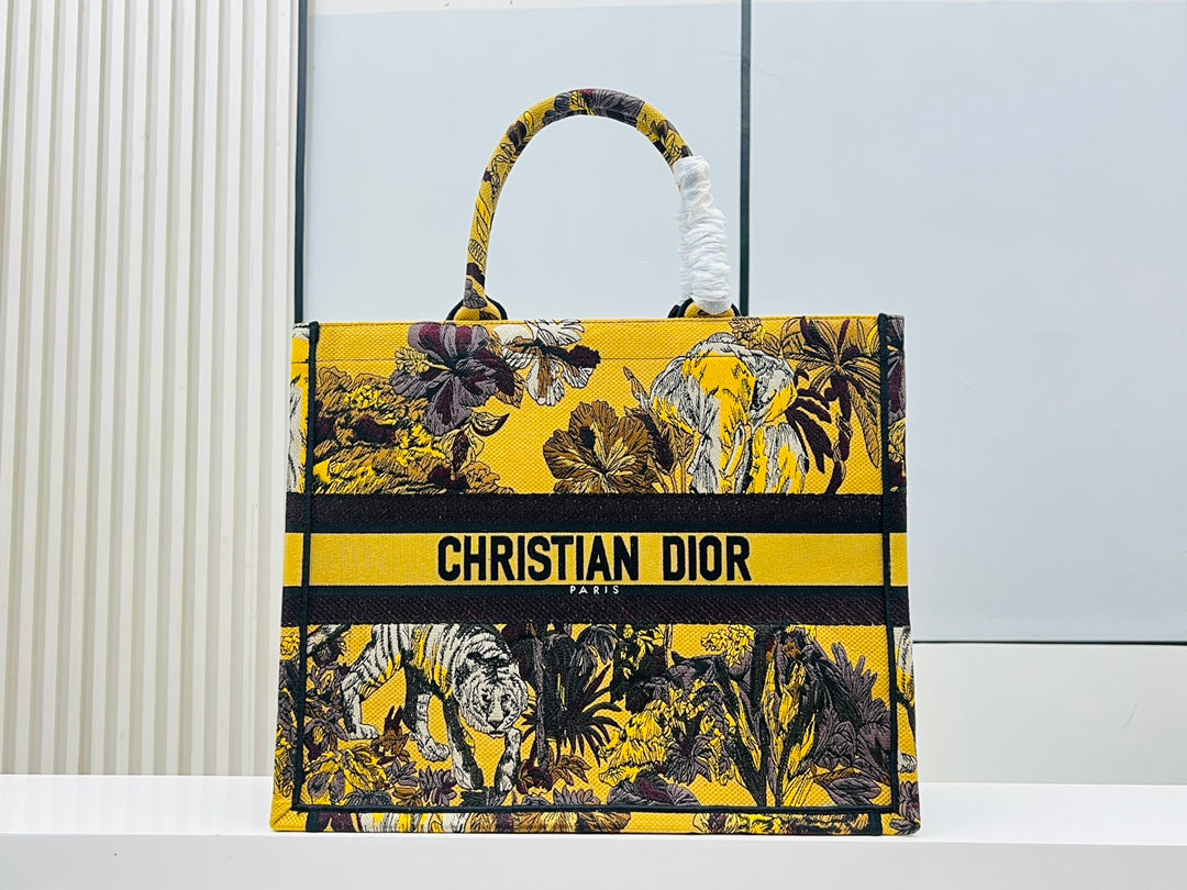Elite Carryalls