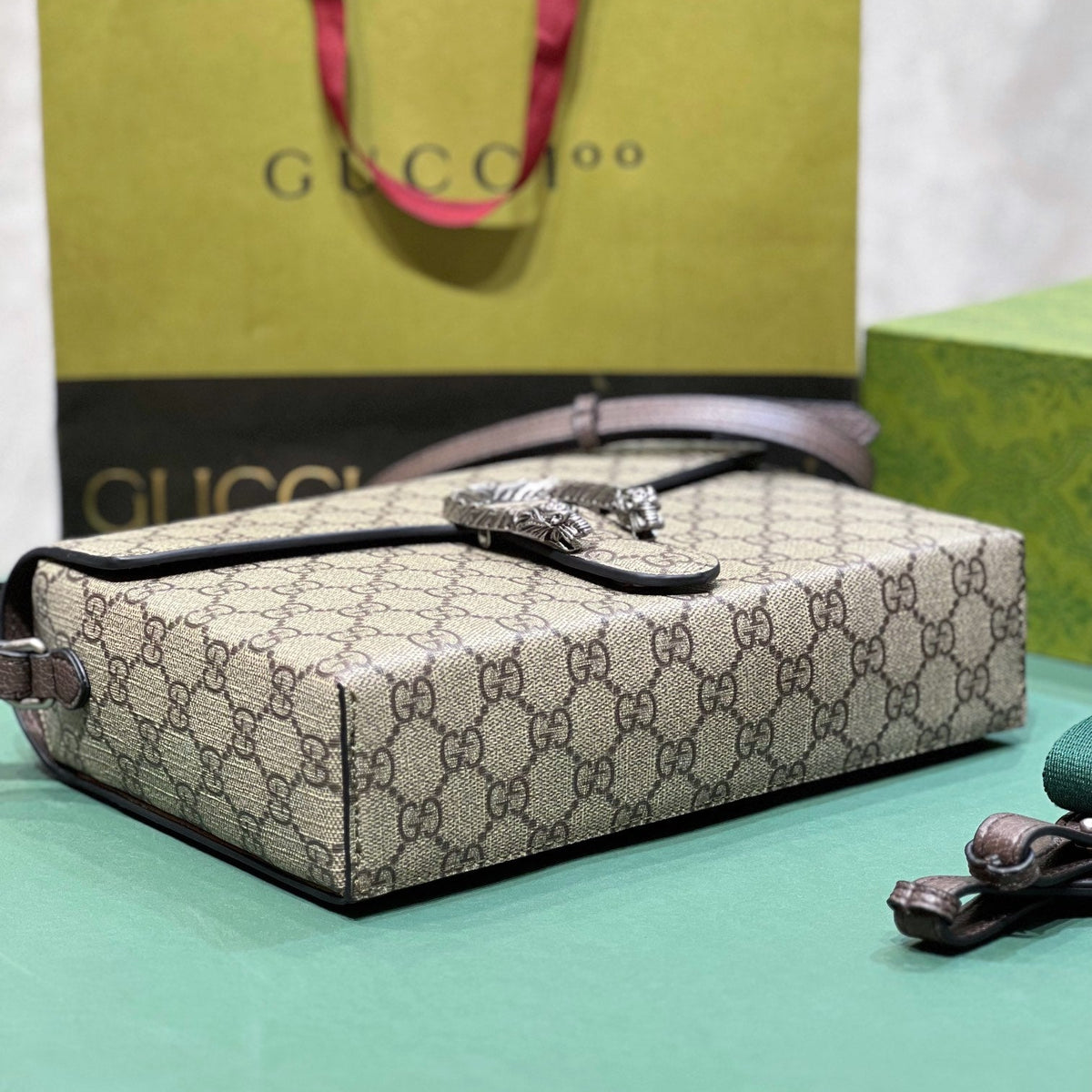 Elite Carryalls