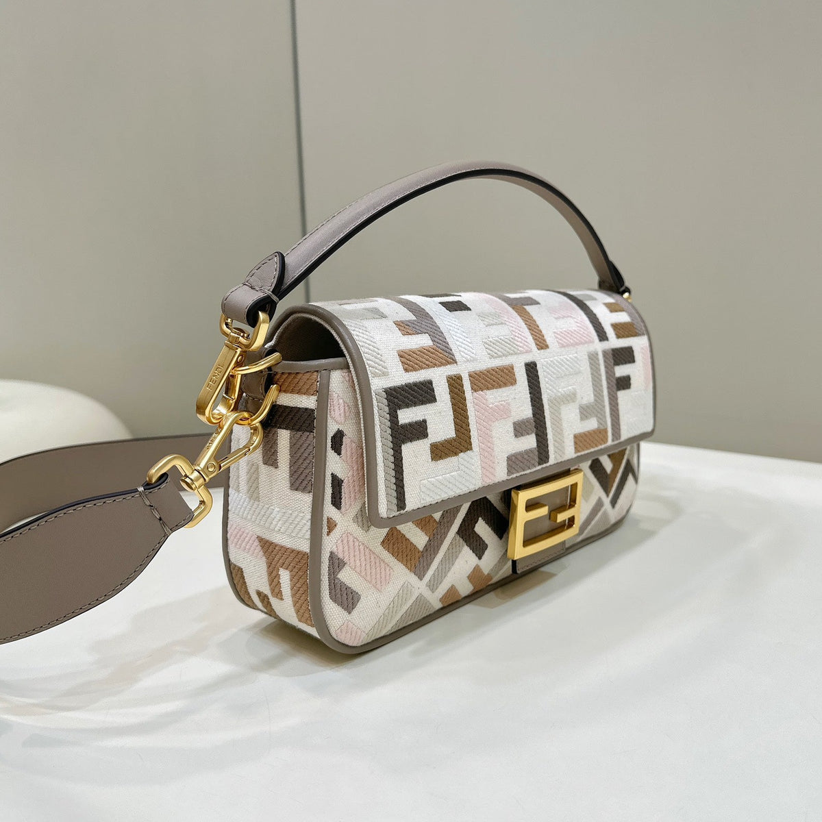 Elite Carryalls