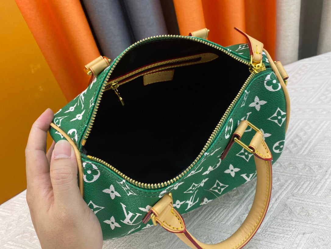 Elite Carryalls